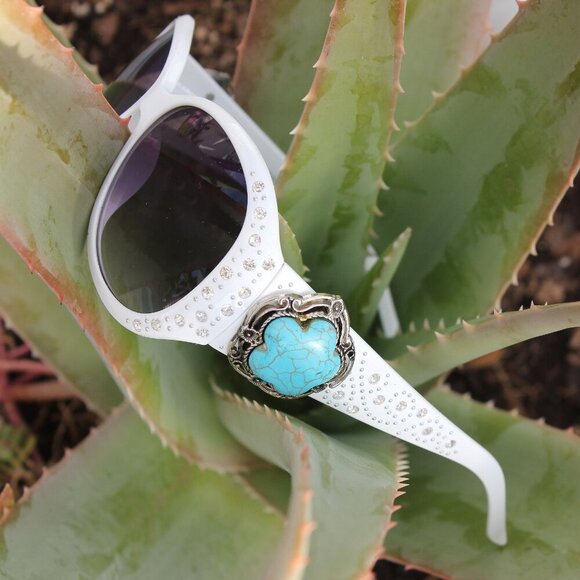 Montana West Sunglasses in White w/Turquoise Flower Concho Accents main image 12